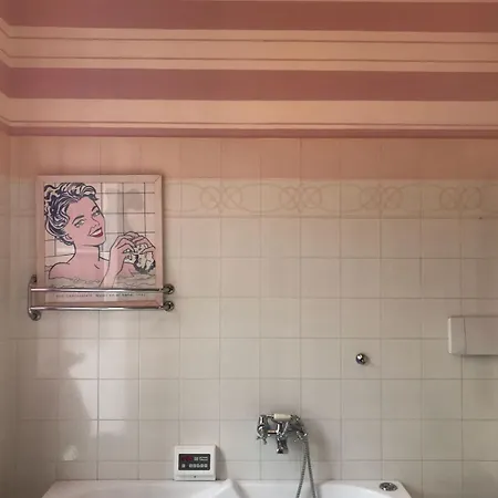 Agapantus In Dell'800 ベッド・アンド・ブレックファスト ドルチェアックア